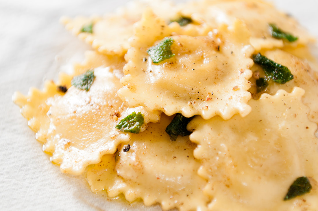 Ravioli In Butter And Sage Sauce The Lazy Italian